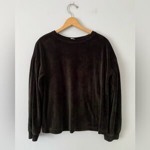A New Day Womens Black Sweatshirt Size MEDIUM Fleece Velour Soft Pullover EUC